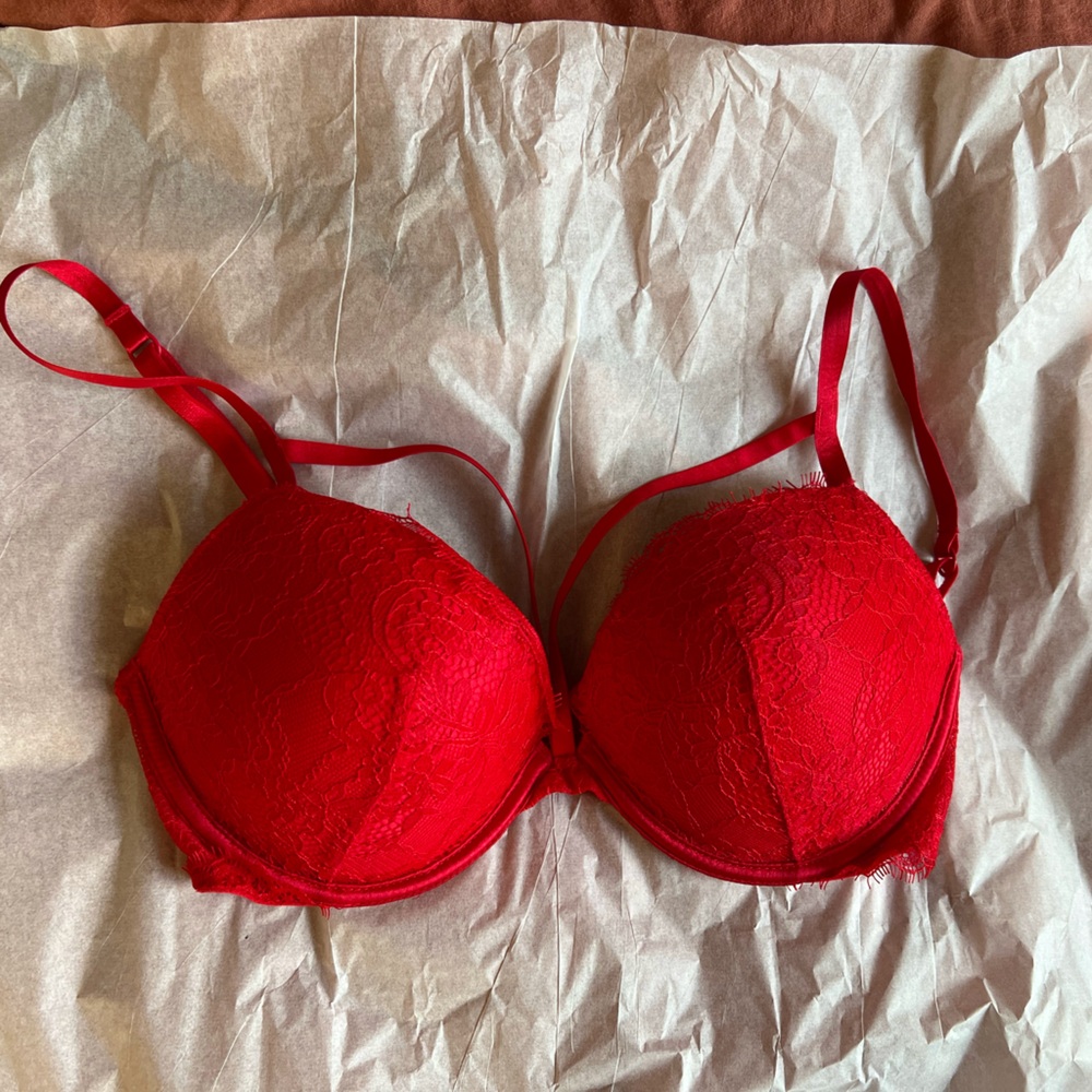Red Lace Very Sexy Push-Up Bra Strappy Victoria’s Secret